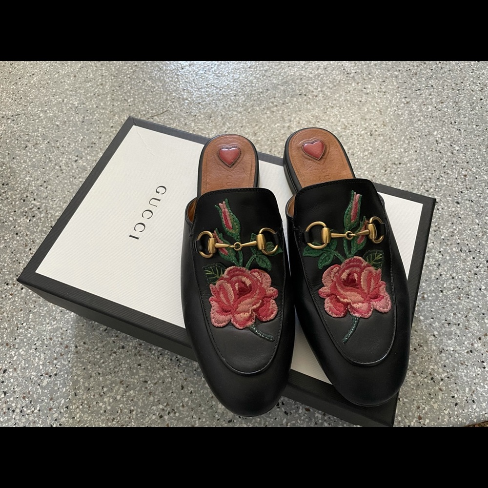 100% authentic Gucci loafers rose print size36